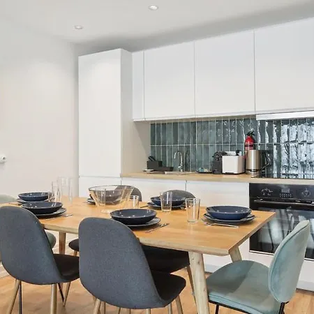 174 Grenelle - Marvelous In * פריז